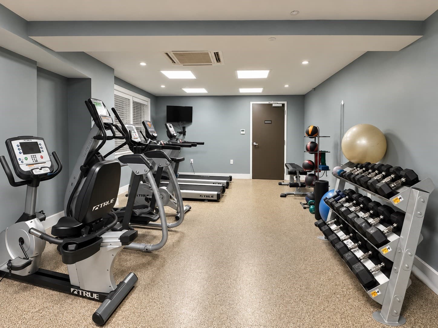 Condominium at 321 Hammond Pond Pkwy # 103, Brookline MA 02467, Brookline, photo 30 of 37