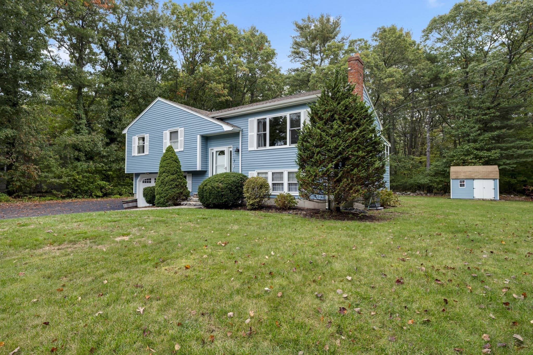 Single Family Residence at 7 Garrison Dr, Plainville MA 02762, photo 2 of 39