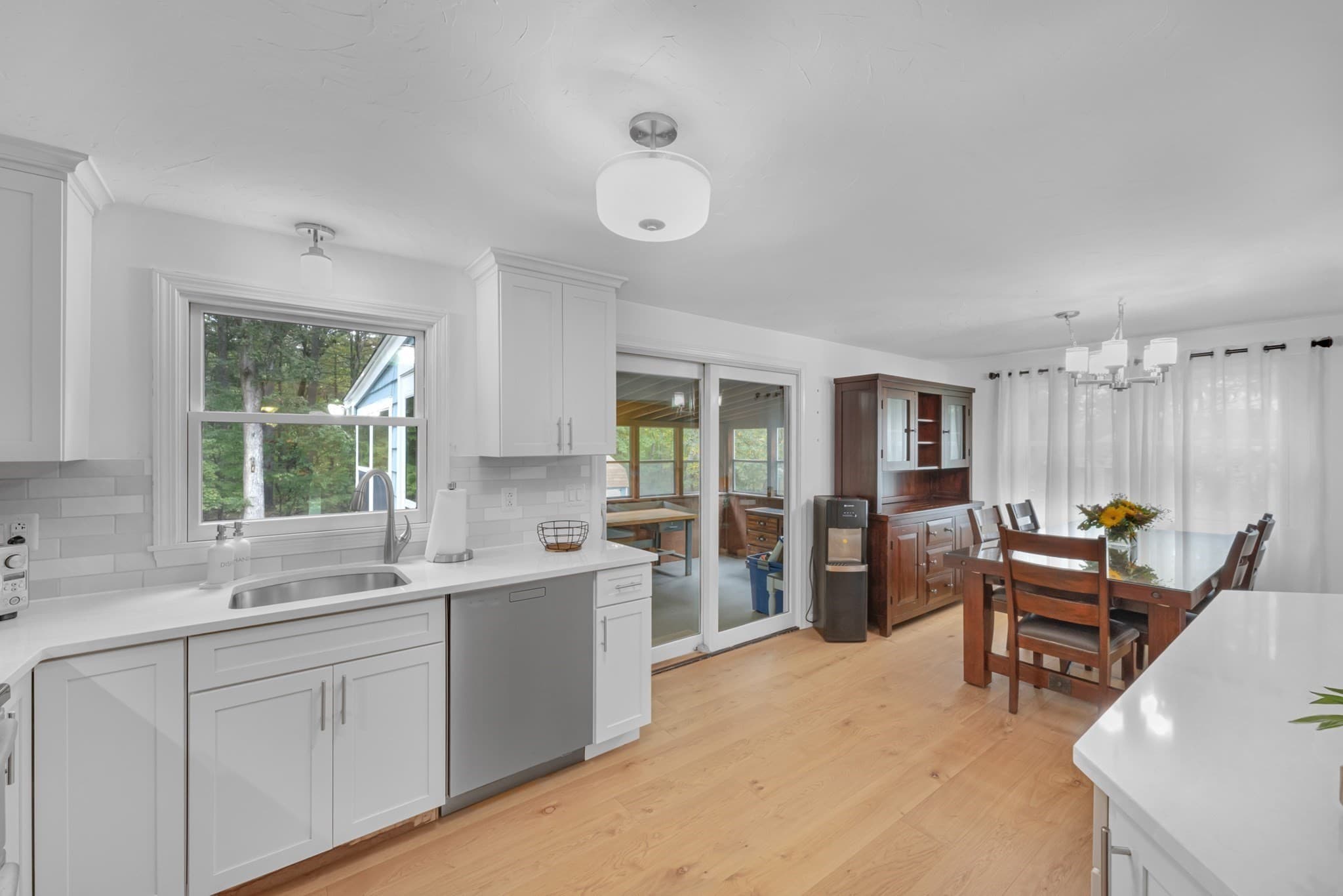 Single Family Residence at 7 Garrison Dr, Plainville MA 02762, photo 9 of 39
