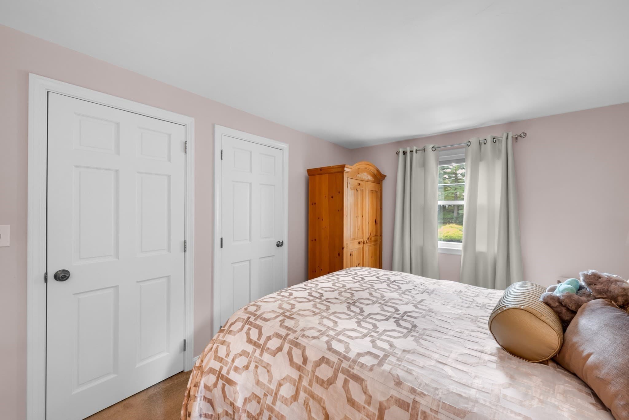 Single Family Residence at 7 Garrison Dr, Plainville MA 02762, photo 18 of 39