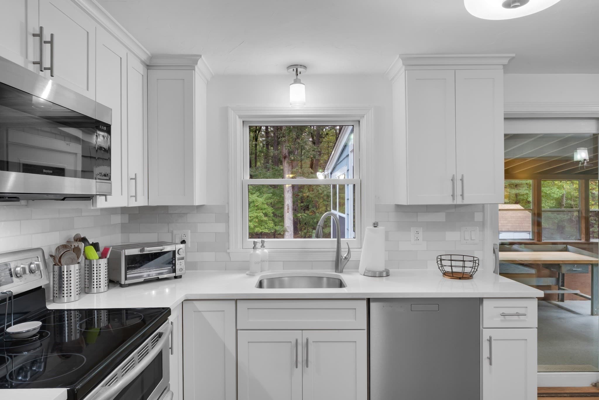 Single Family Residence at 7 Garrison Dr, Plainville MA 02762, photo 8 of 39
