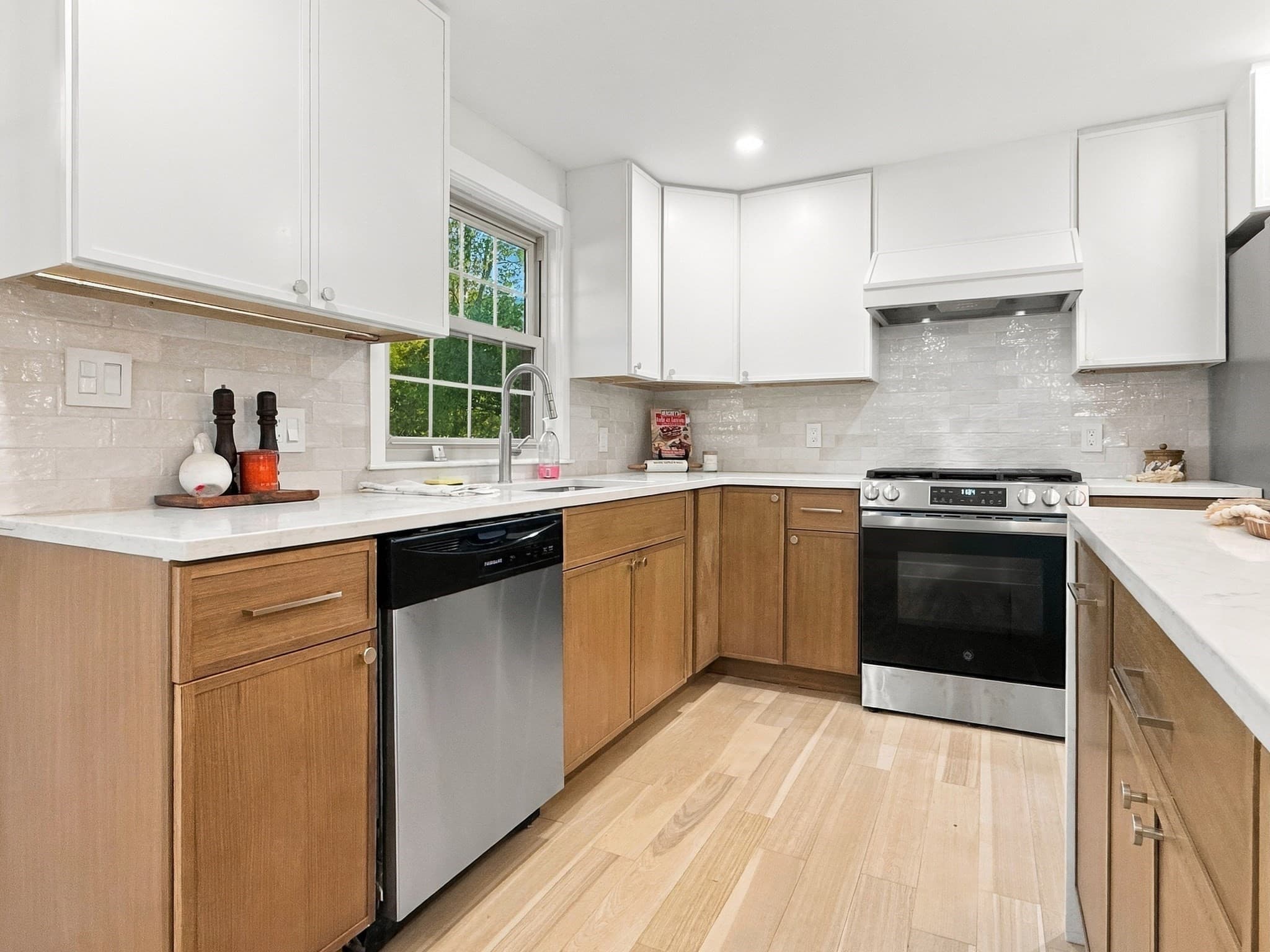 Single Family Residence at 16 Roy Ave, Holliston MA 01746, photo 10 of 31