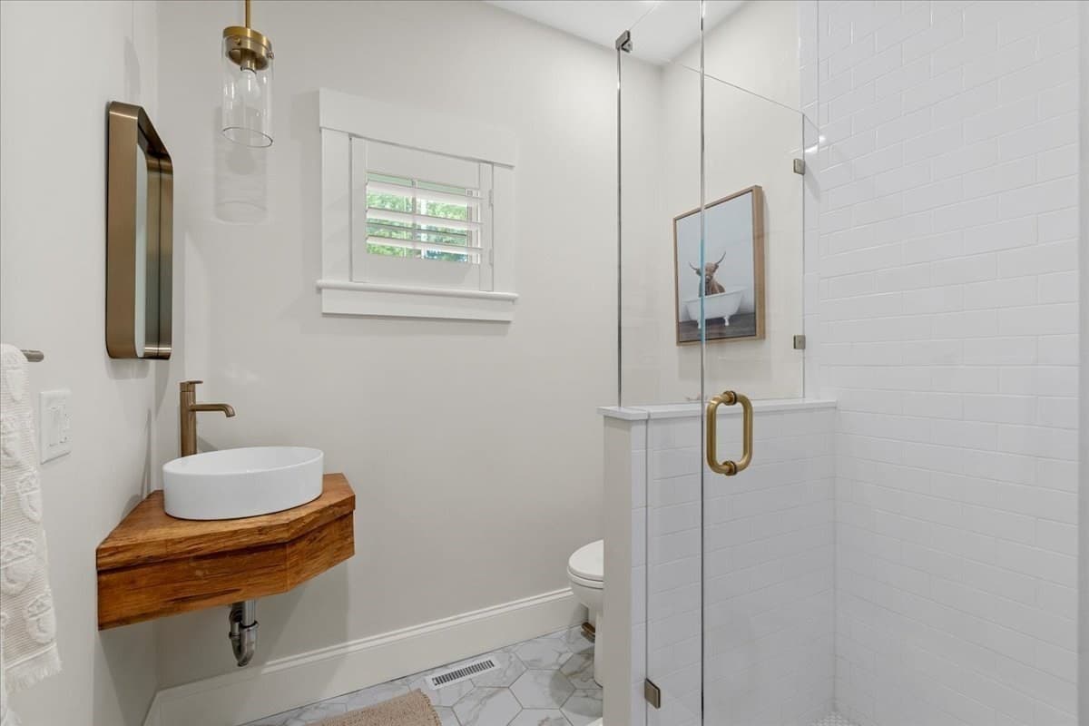 Single Family Residence at 9 Pioneer Rd, Hingham MA 02043, Hingham, photo 13 of 26