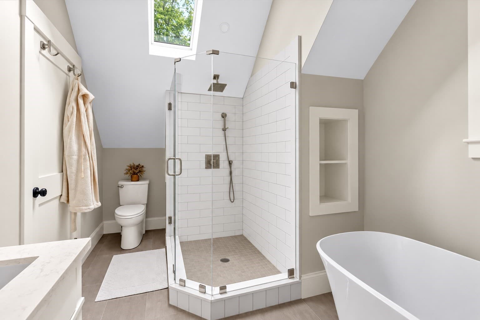 Single Family Residence at 9 Pioneer Rd, Hingham MA 02043, Hingham, photo 16 of 26