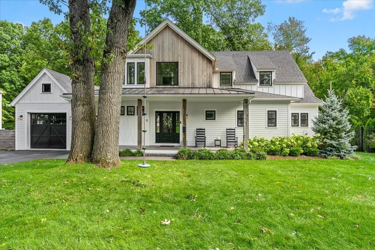 9 Pioneer Rd, Hingham MA 02043