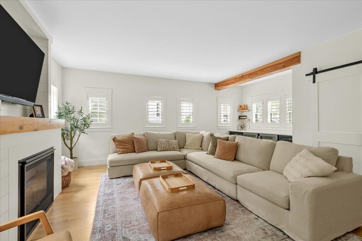 Single Family Residence at 9 Pioneer Rd, Hingham MA 02043, Hingham, photo 9 of 26