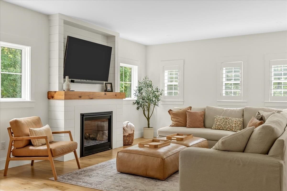 Single Family Residence at 9 Pioneer Rd, Hingham MA 02043, Hingham, photo 10 of 26
