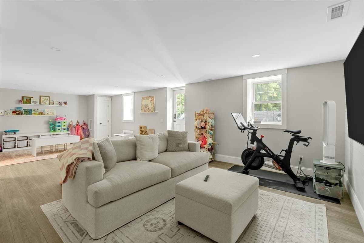 Single Family Residence at 9 Pioneer Rd, Hingham MA 02043, Hingham, photo 21 of 26