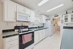 Mobile Home at 34 Deer Run, Brookfield MA 01506, Brookfield, photo 6 of 32