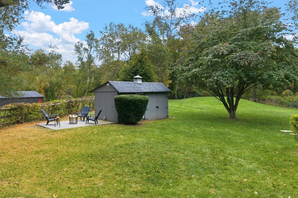 Single Family Residence at 31 Wheaton Ave, Rehoboth MA 02769, Rehoboth, photo 2 of 39