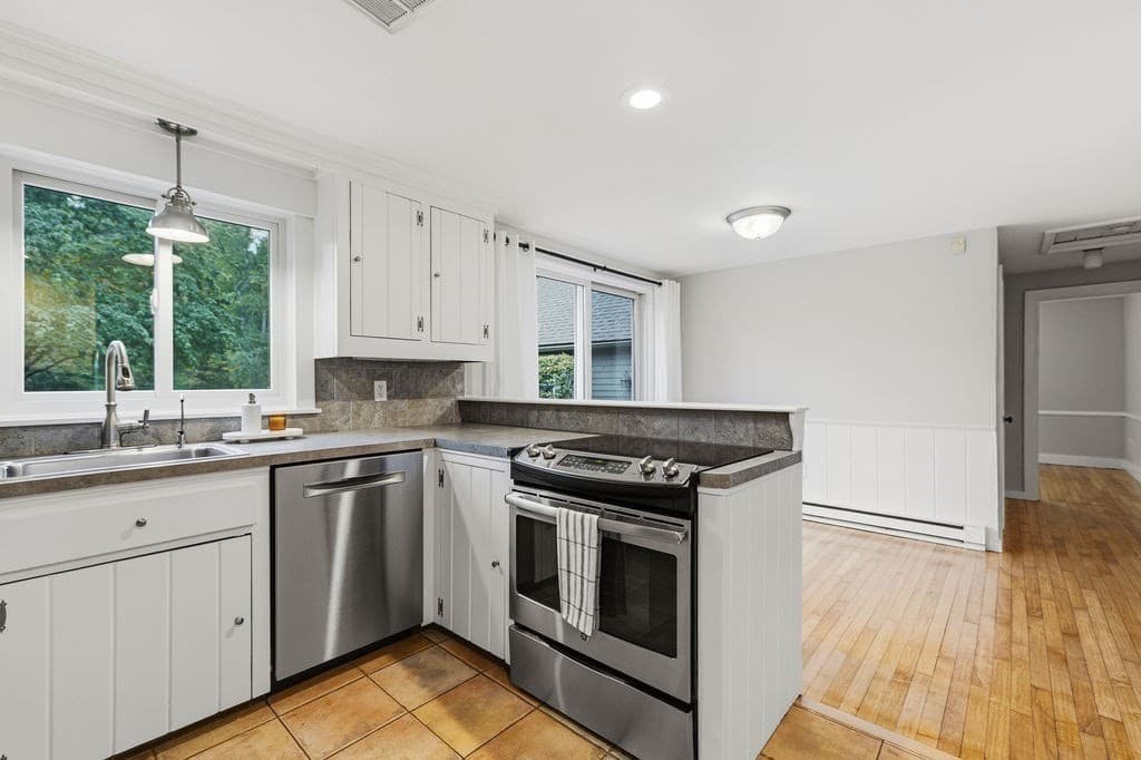 Single Family Residence at 31 Wheaton Ave, Rehoboth MA 02769, Rehoboth, photo 17 of 39