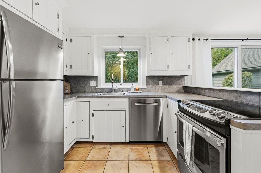 Single Family Residence at 31 Wheaton Ave, Rehoboth MA 02769, Rehoboth, photo 16 of 39