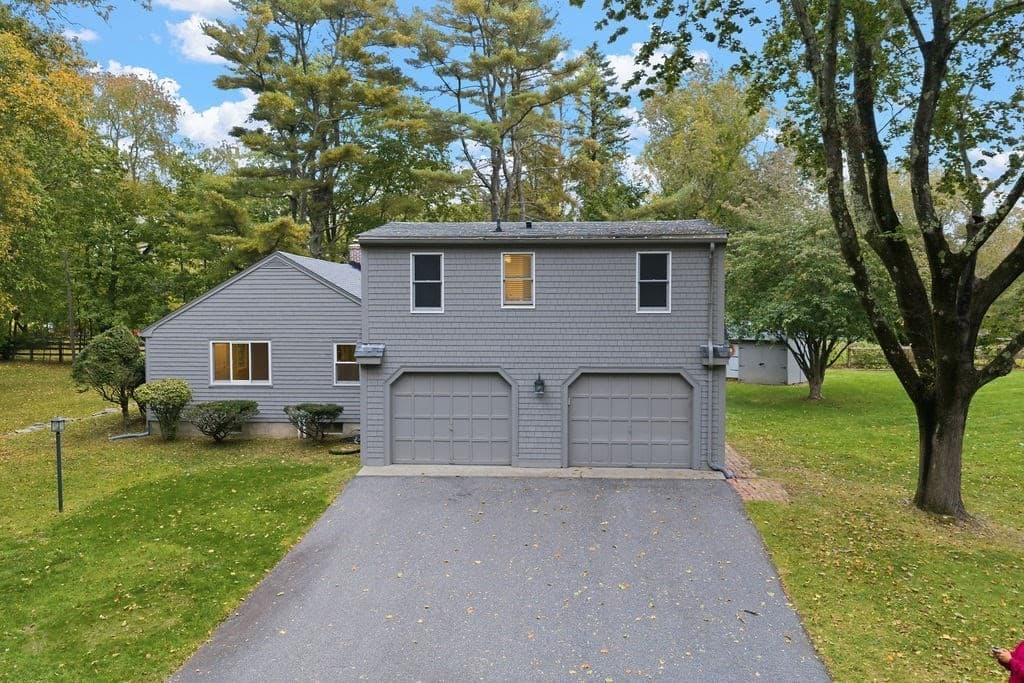 Single Family Residence at 31 Wheaton Ave, Rehoboth MA 02769, Rehoboth, photo 5 of 39