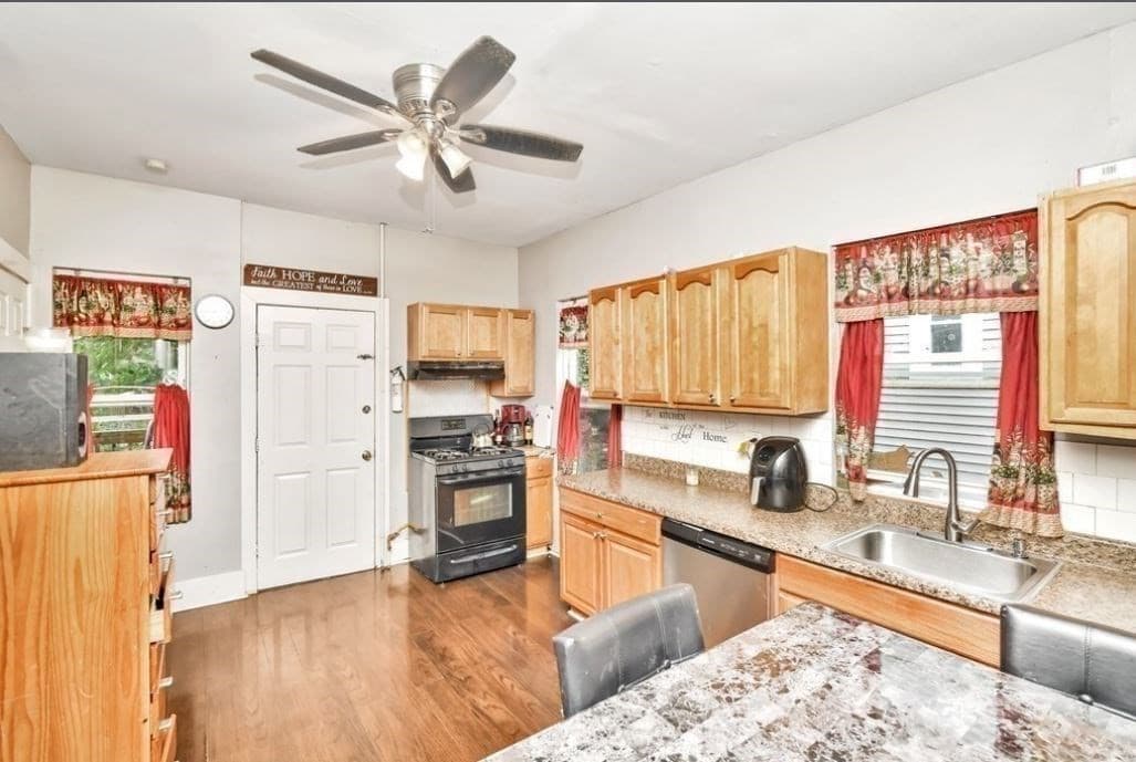 3 Family at 25 Barry Street, Boston MA 02125, Boston, photo 2 of 18
