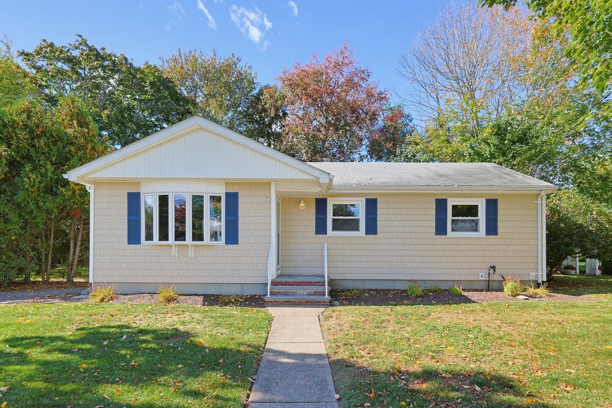 51 Robin Lane, Somerset MA 02726