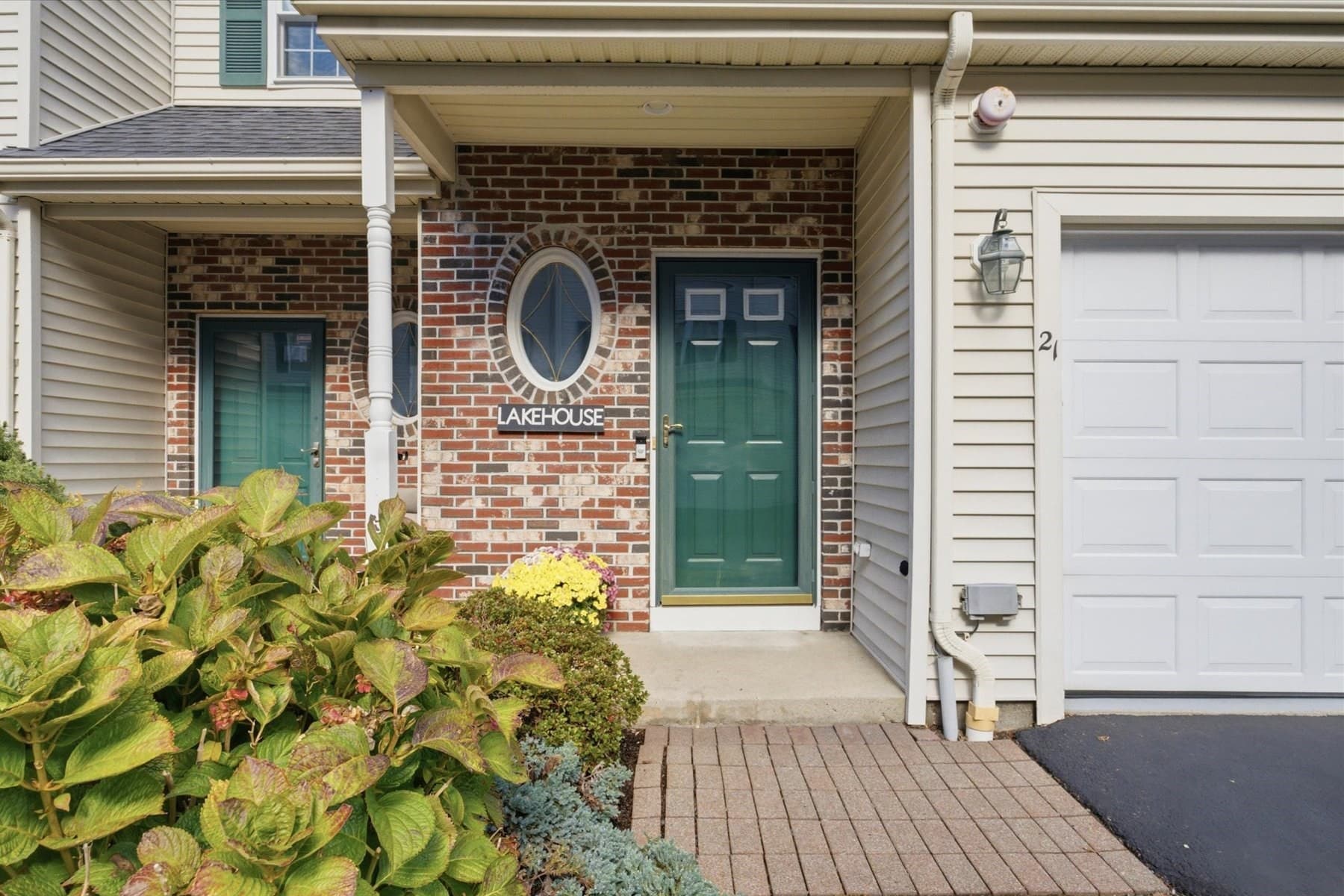 Condominium at 67 N Quinsigamond Ave # 21, Shrewsbury MA 01545, Shrewsbury, photo 2 of 38