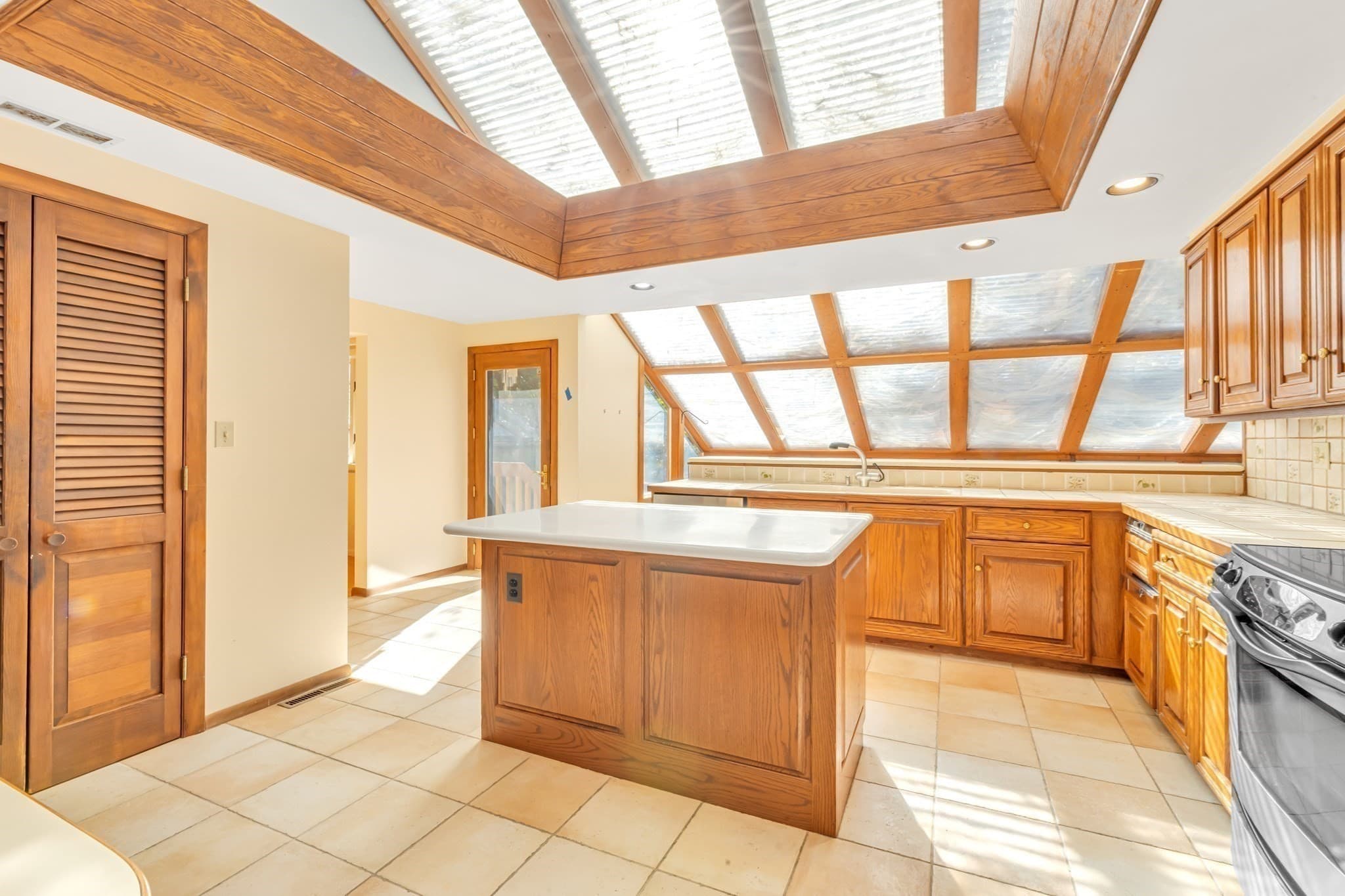 Single Family Residence at 77 Woodward Ln, Boxborough MA 01719, photo 9 of 41