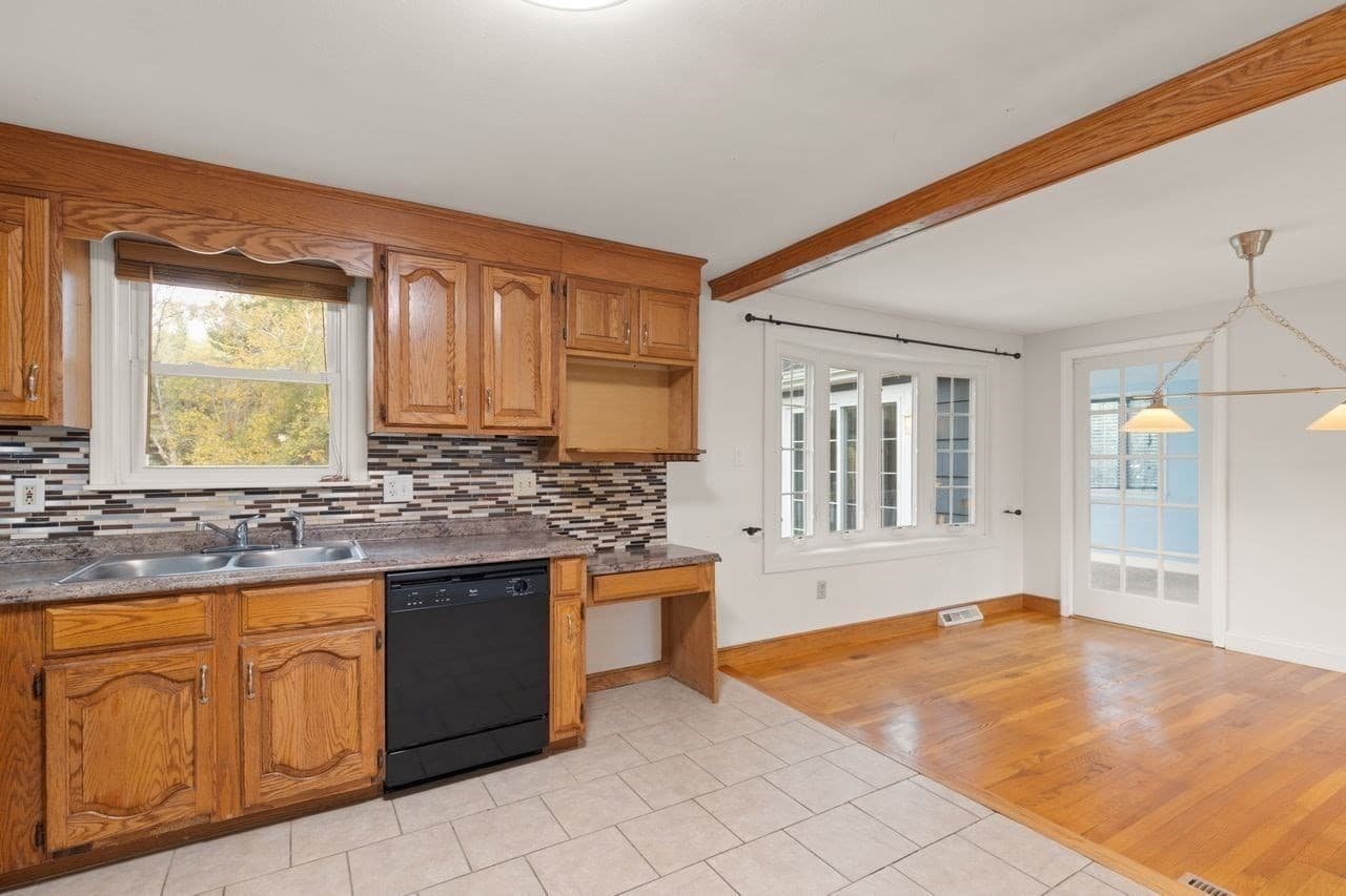 Single Family Residence at 7 Heath Rd, Easton MA 02375, photo 23 of 41