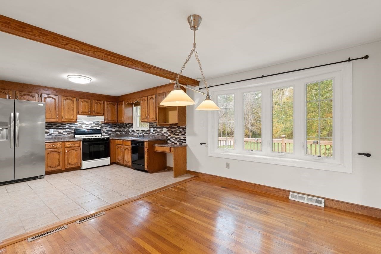 Single Family Residence at 7 Heath Rd, Easton MA 02375, photo 22 of 41