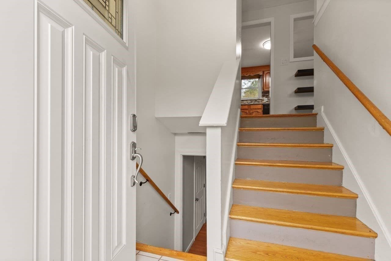 Single Family Residence at 7 Heath Rd, Easton MA 02375, photo 11 of 41