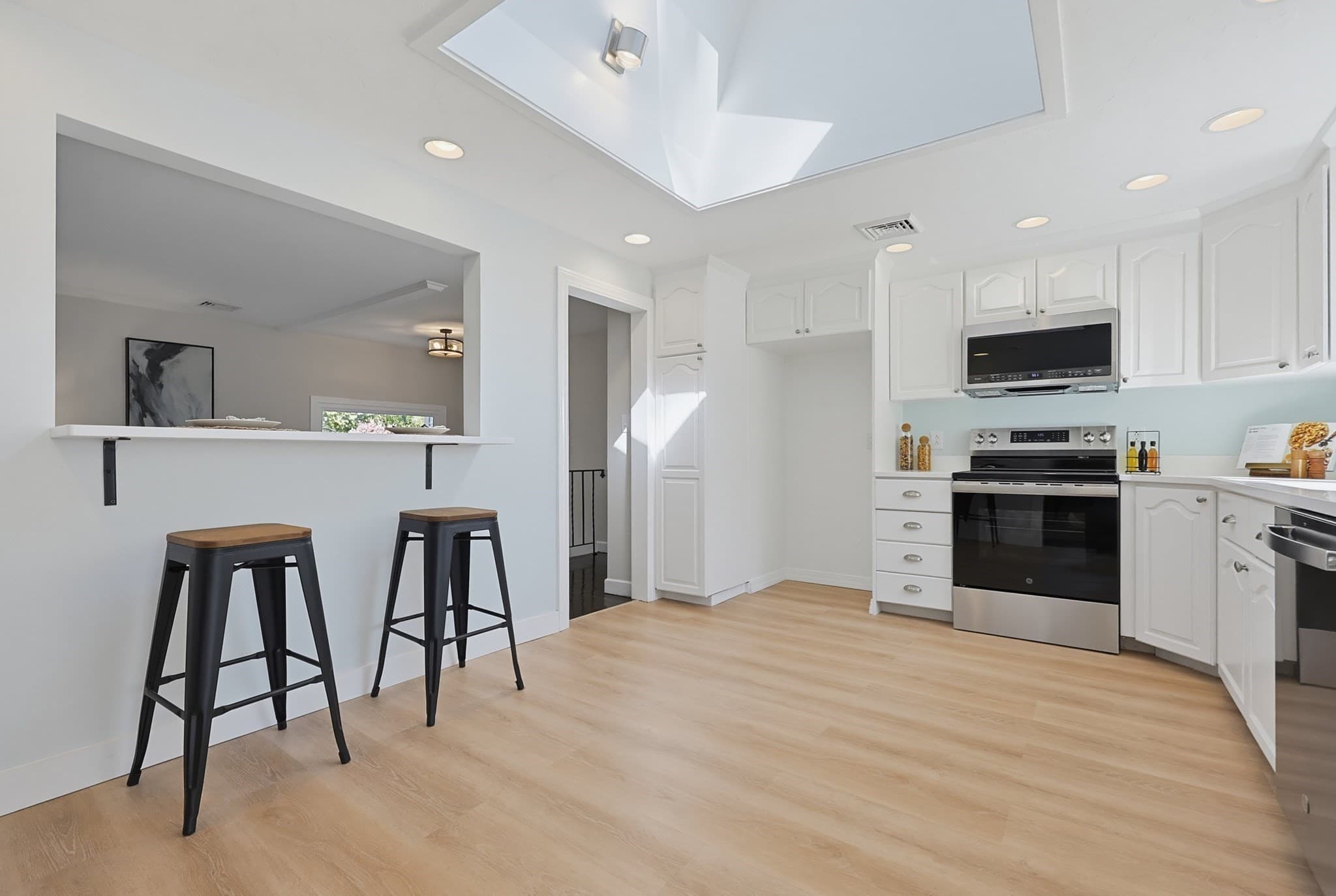 Single Family Residence at 30 Taft Ln, Dedham MA 02026, photo 10 of 38