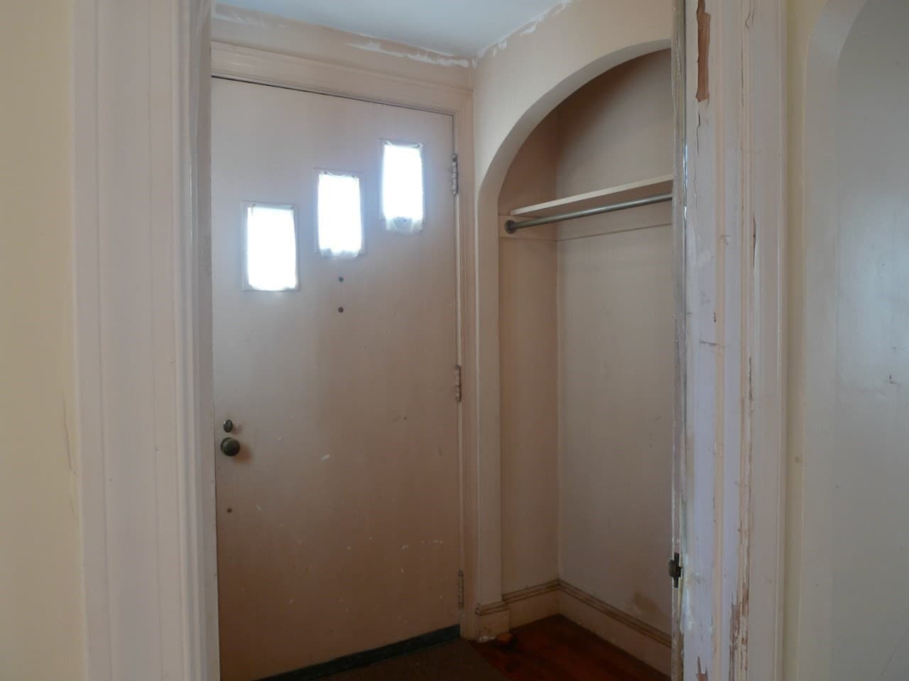 Single Family Residence at 107 Spring St, Wakefield MA 01880, photo 2 of 27