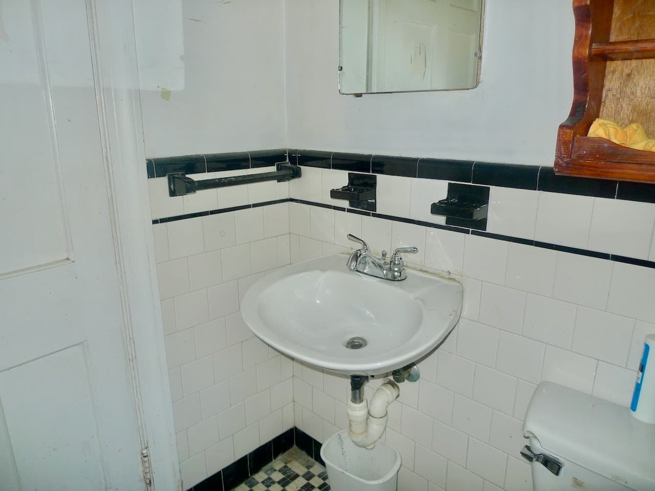 Single Family Residence at 107 Spring St, Wakefield MA 01880, photo 12 of 27