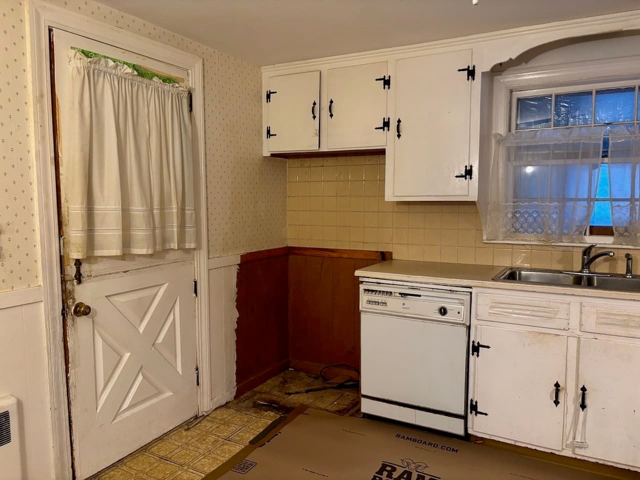 Single Family Residence at 107 Spring St, Wakefield MA 01880, photo 10 of 27