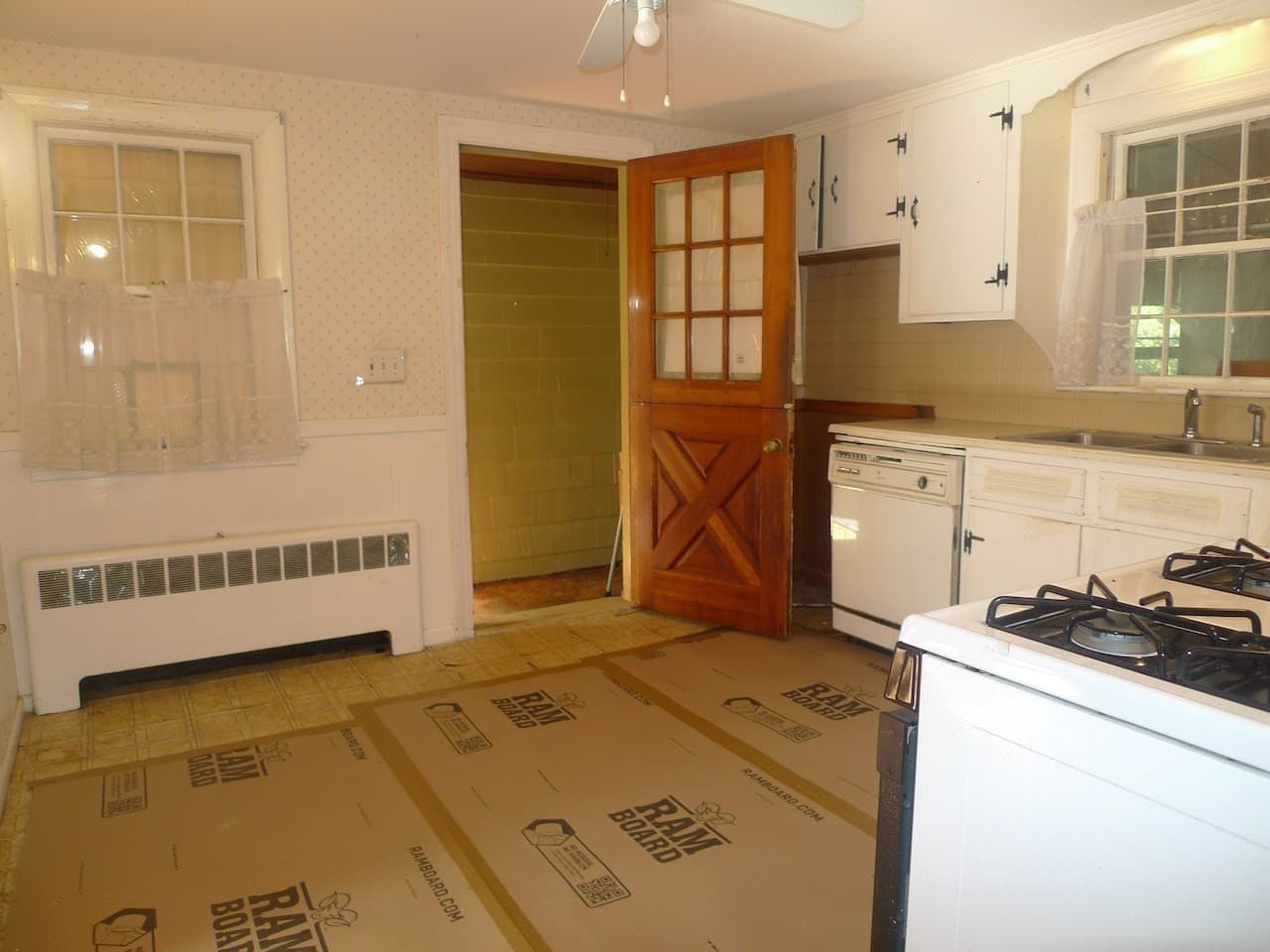 Single Family Residence at 107 Spring St, Wakefield MA 01880, photo 11 of 27