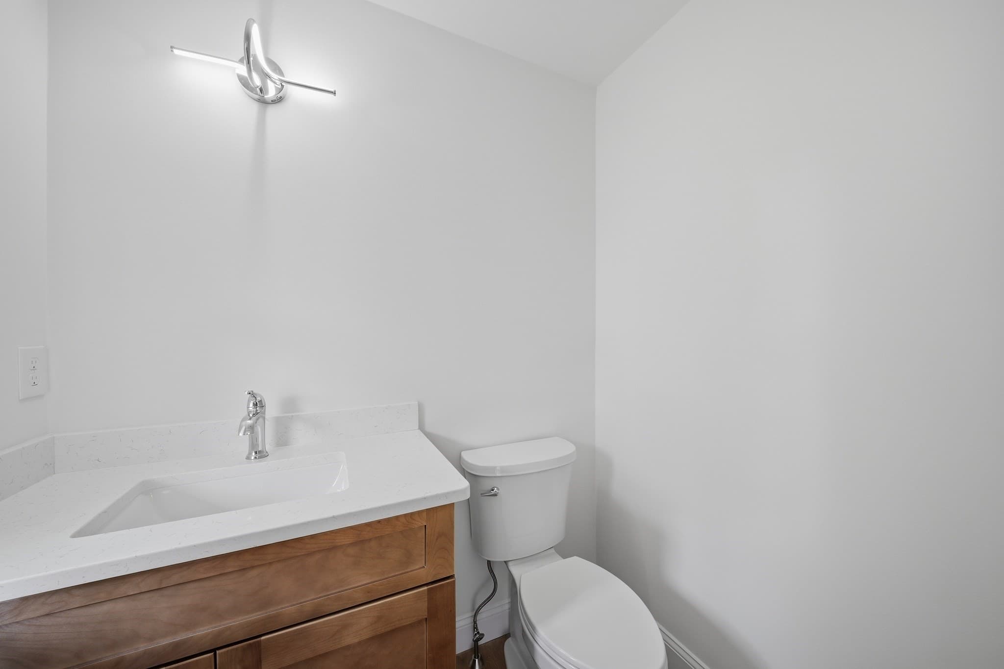 Condex at 106 Lock Street # A, Nashua NH 03064, Nashua, photo 13 of 39