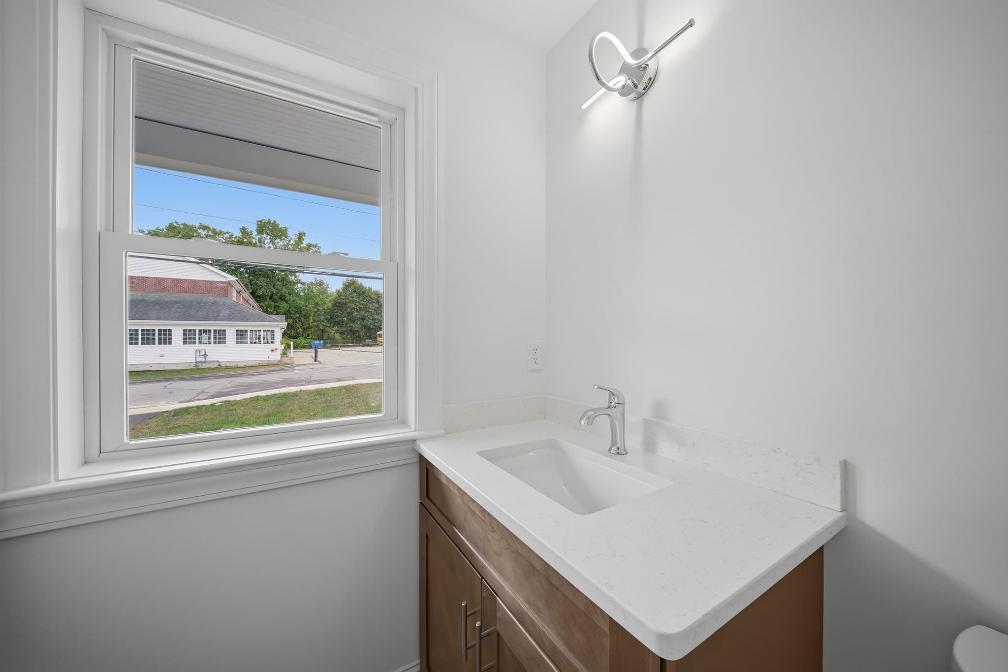 Condex at 106 Lock Street # A, Nashua NH 03064, Nashua, photo 12 of 39