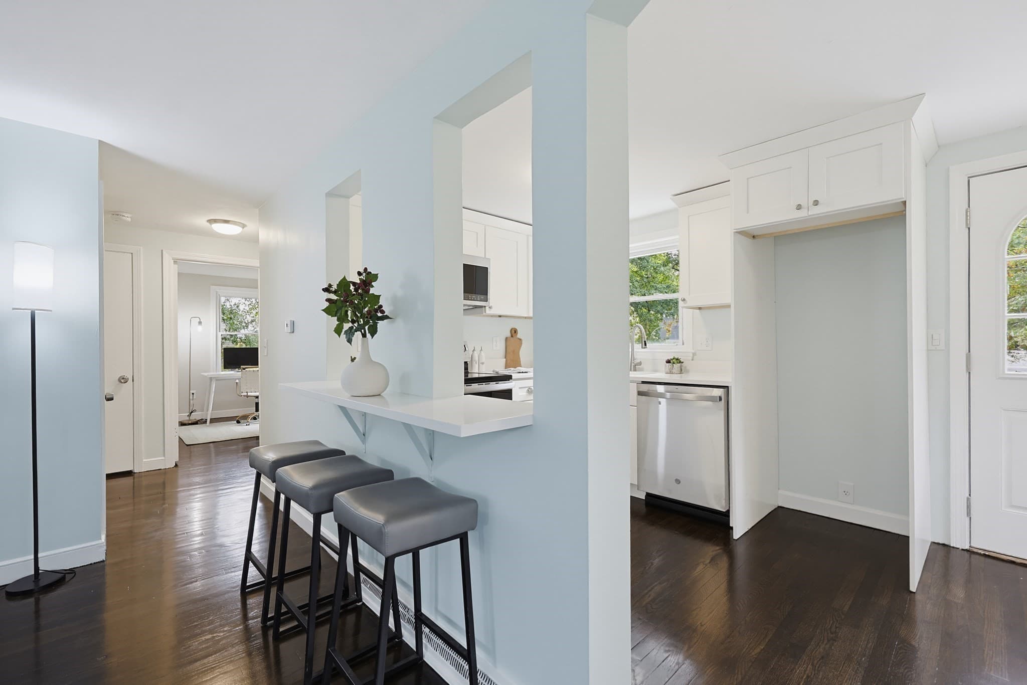 Single Family Residence at 20 Overlook Dr, Bellingham MA 02019, Bellingham, photo 7 of 39