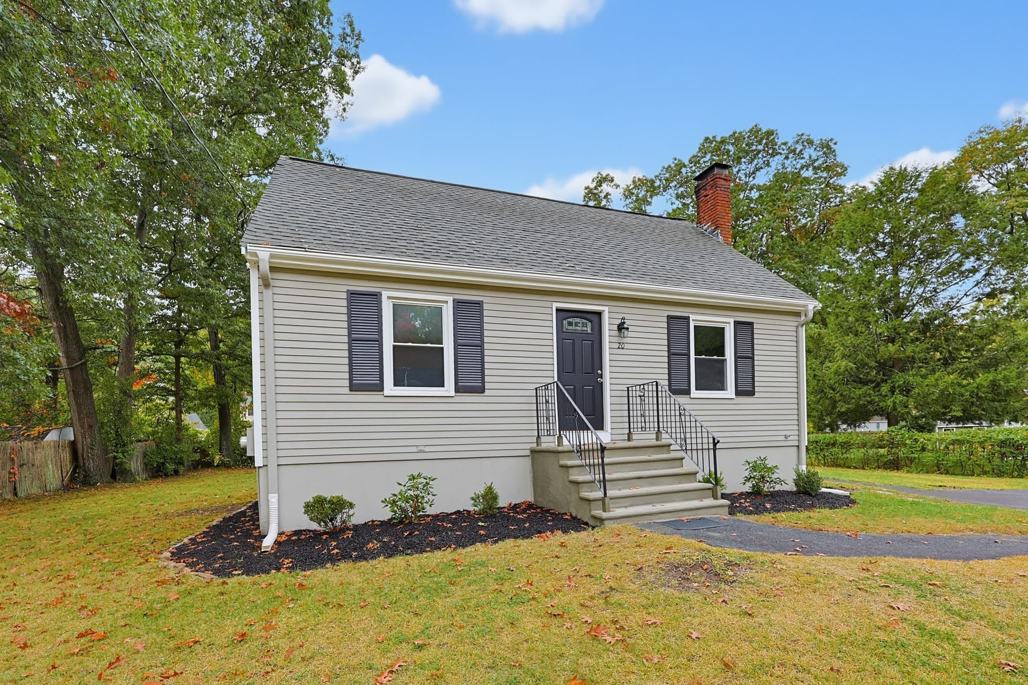 20 Overlook Dr, Bellingham MA 02019