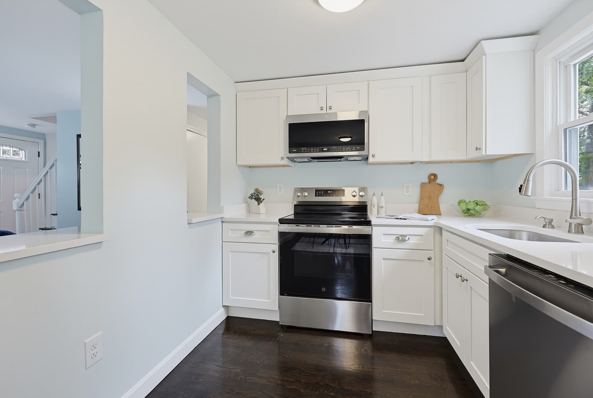 Single Family Residence at 20 Overlook Dr, Bellingham MA 02019, Bellingham, photo 8 of 39