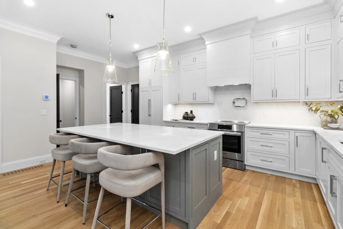Condominium at 10 Central Ave # 10, Newton MA 02460, Newton, photo 3 of 39