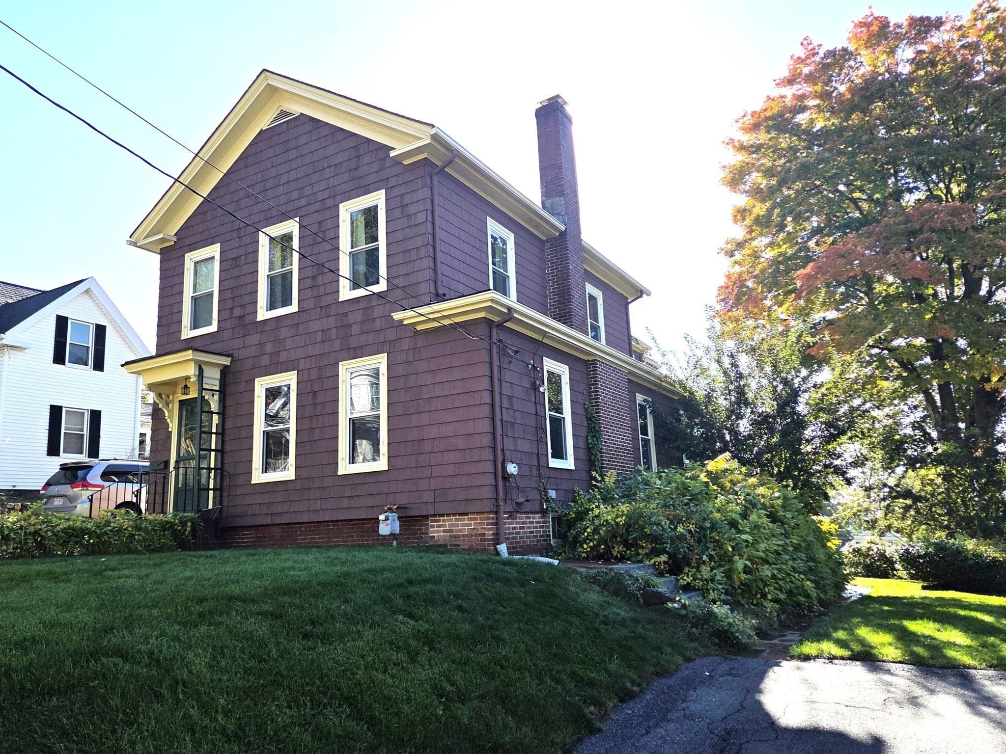 Single Family Residence at 204 Lincoln Street, Marlborough MA 01752, photo 2 of 27