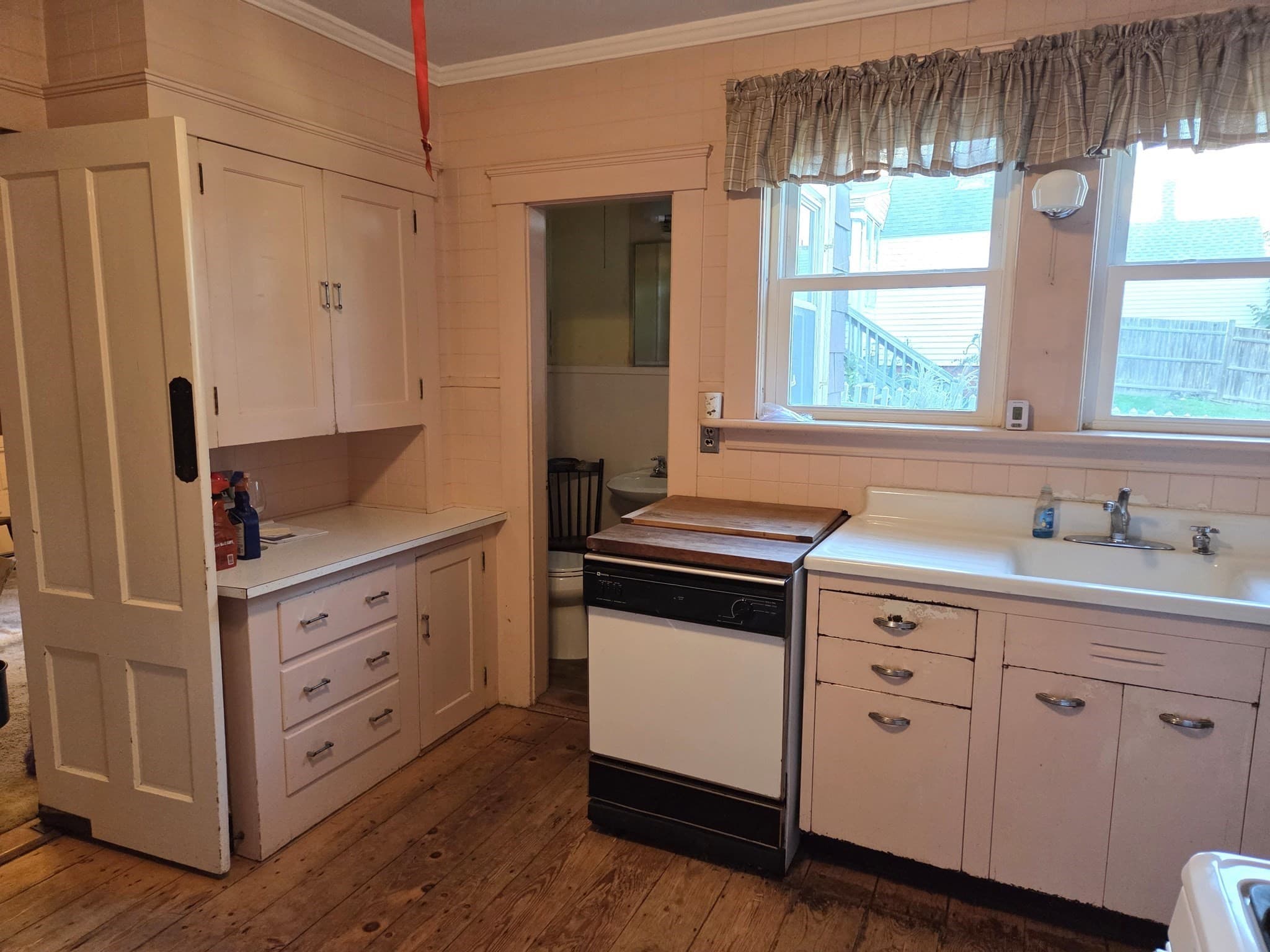 Single Family Residence at 204 Lincoln Street, Marlborough MA 01752, photo 3 of 27