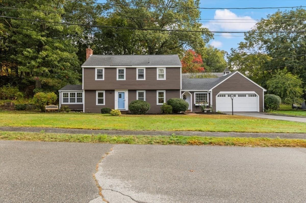 Single Family Residence at 7 Scott Hill Rd, Ipswich MA 01938, photo 2 of 41