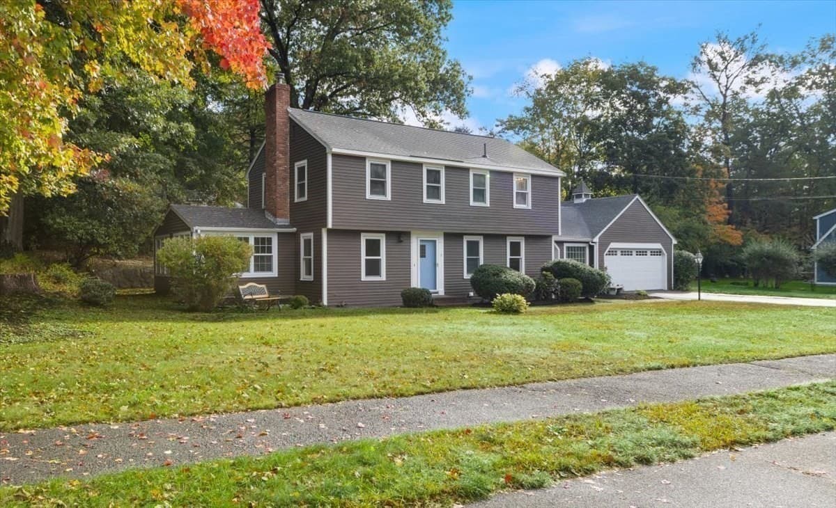 Single Family Residence at 7 Scott Hill Rd, Ipswich MA 01938, photo 3 of 41