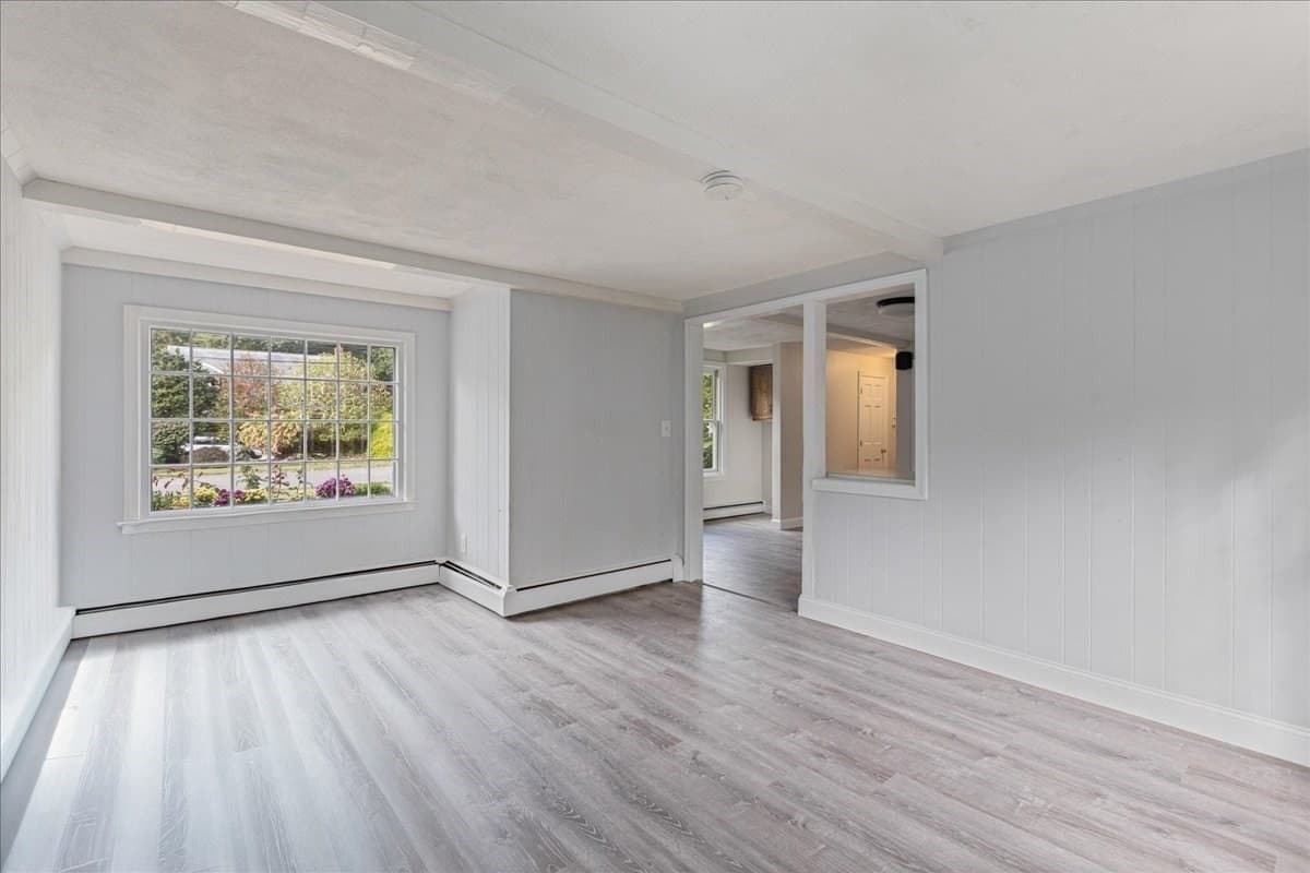 Single Family Residence at 7 Scott Hill Rd, Ipswich MA 01938, photo 5 of 41