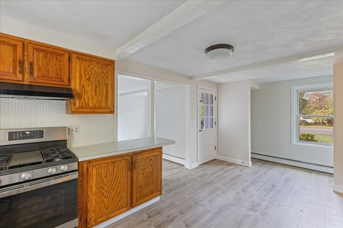 Single Family Residence at 7 Scott Hill Rd, Ipswich MA 01938, photo 9 of 41