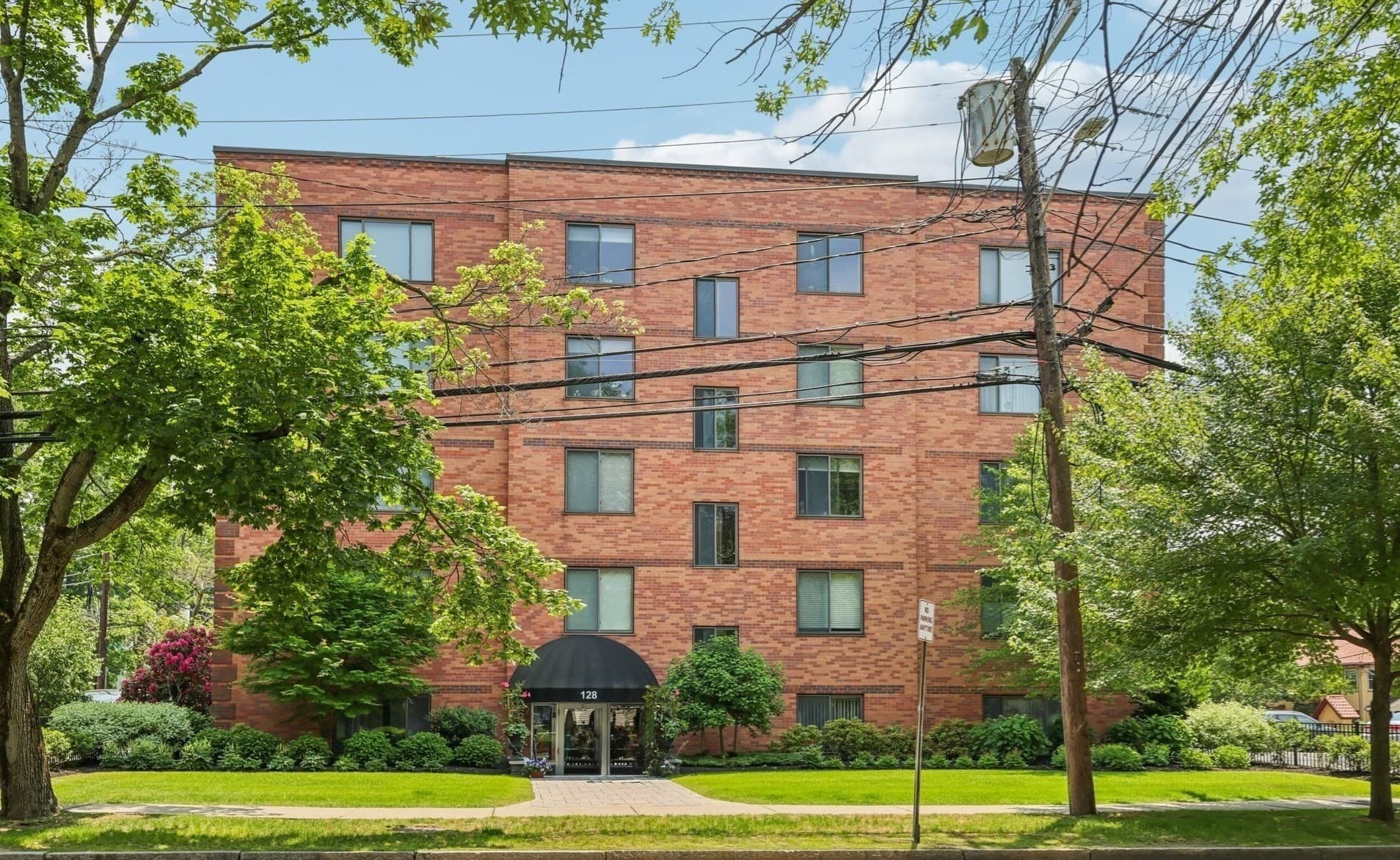 128 Pleasant St # 303, Arlington MA 02476