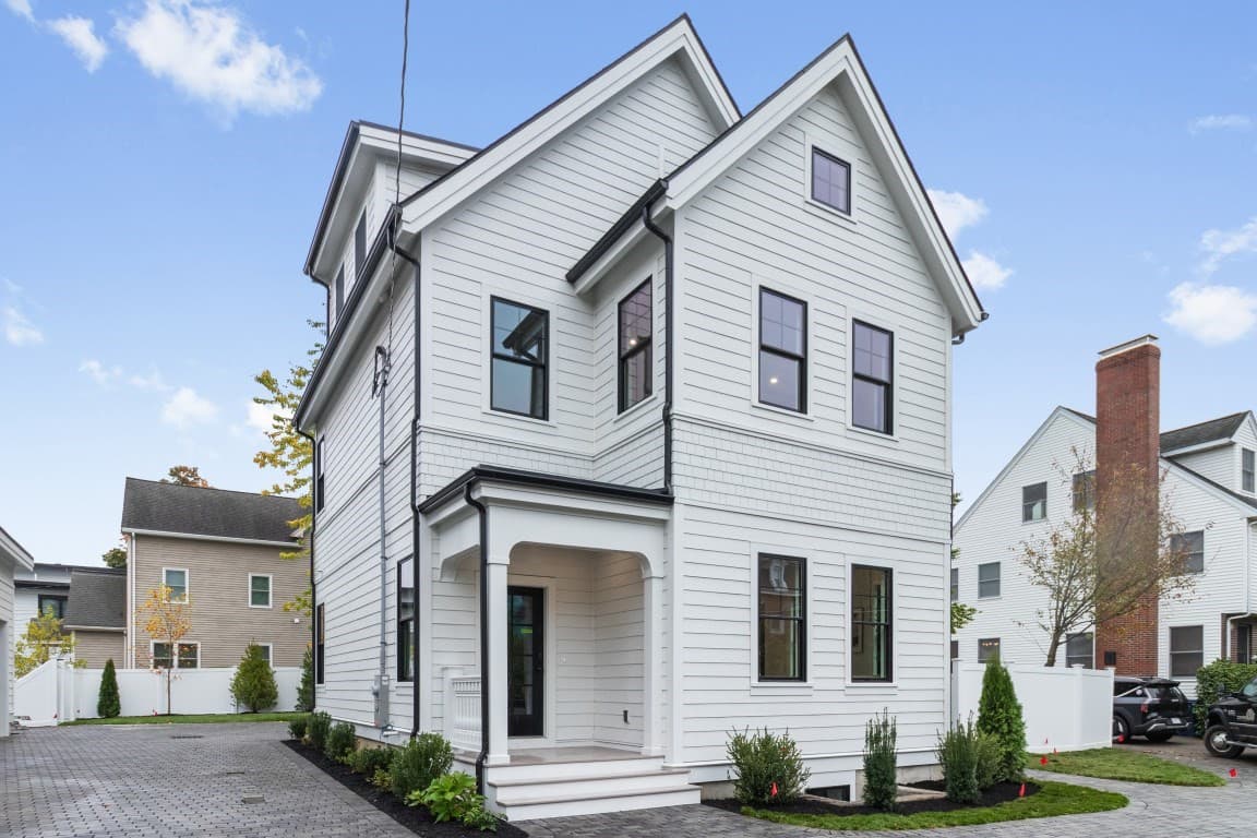 10 Central Ave # 10, Newton MA 02460