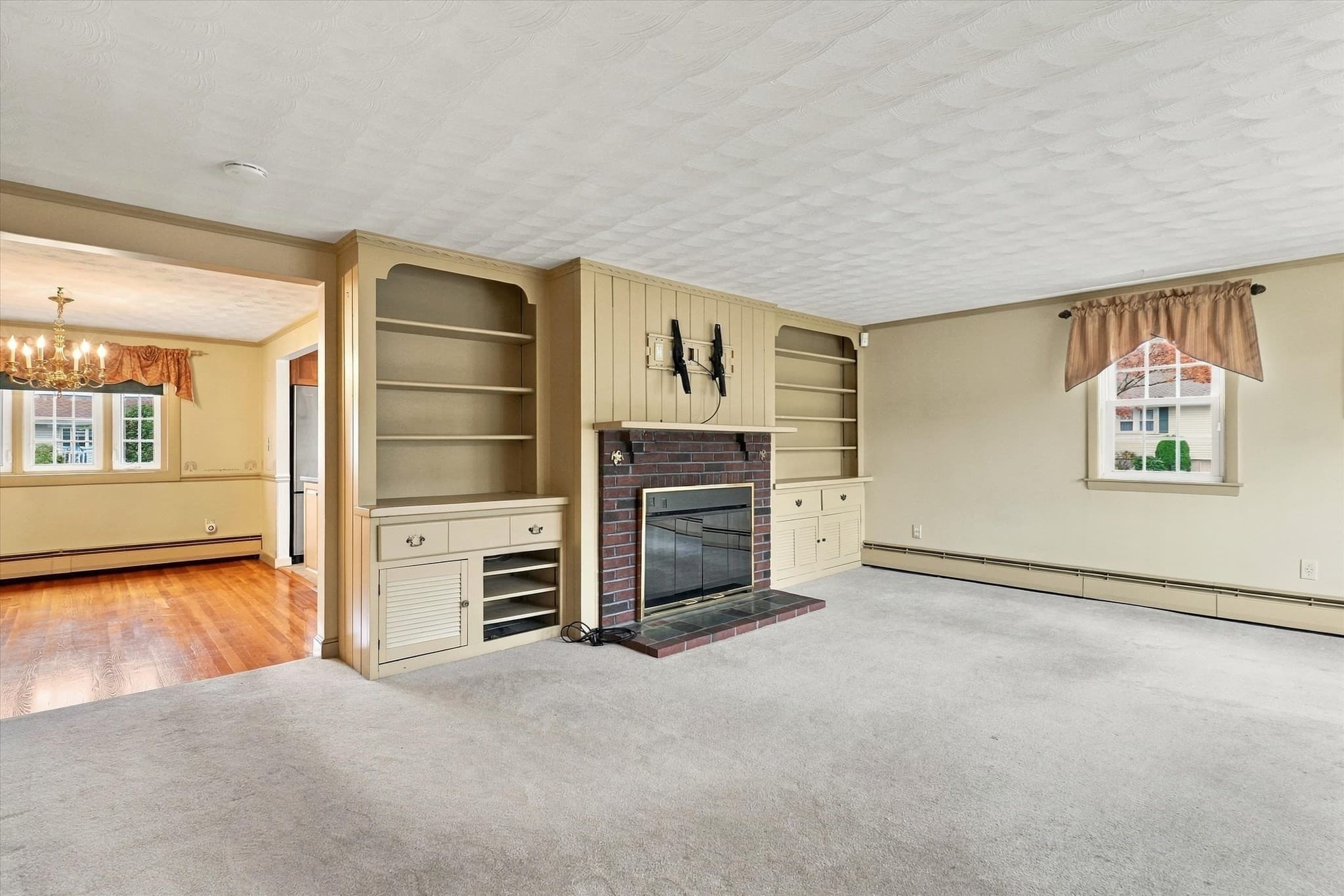 Single Family Residence at 1 Will Sawyer St, Peabody MA 01960, photo 13 of 41