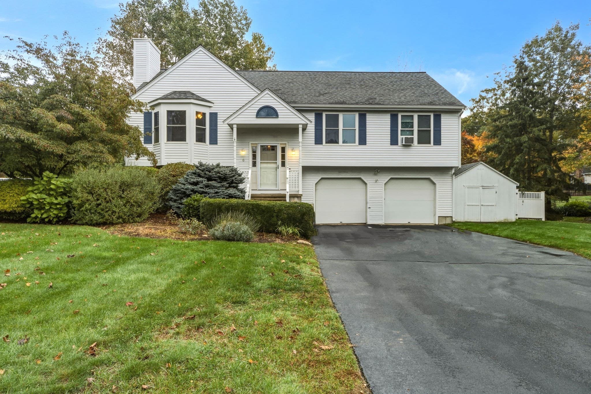 6 Clover Hill Road, Sutton MA 01590