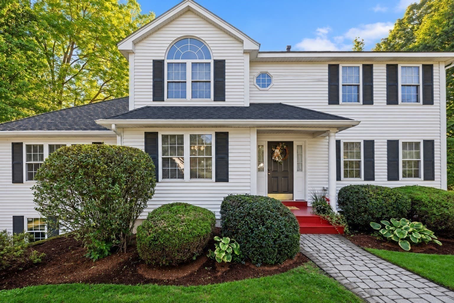 Single Family Residence at 2 Gwen Dr, Auburn MA 01501, photo 2 of 42