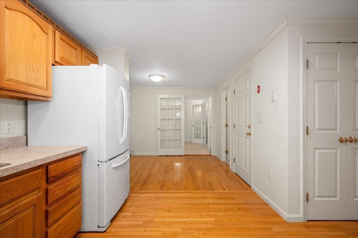 Single Family Residence at 2 Gwen Dr, Auburn MA 01501, photo 9 of 42