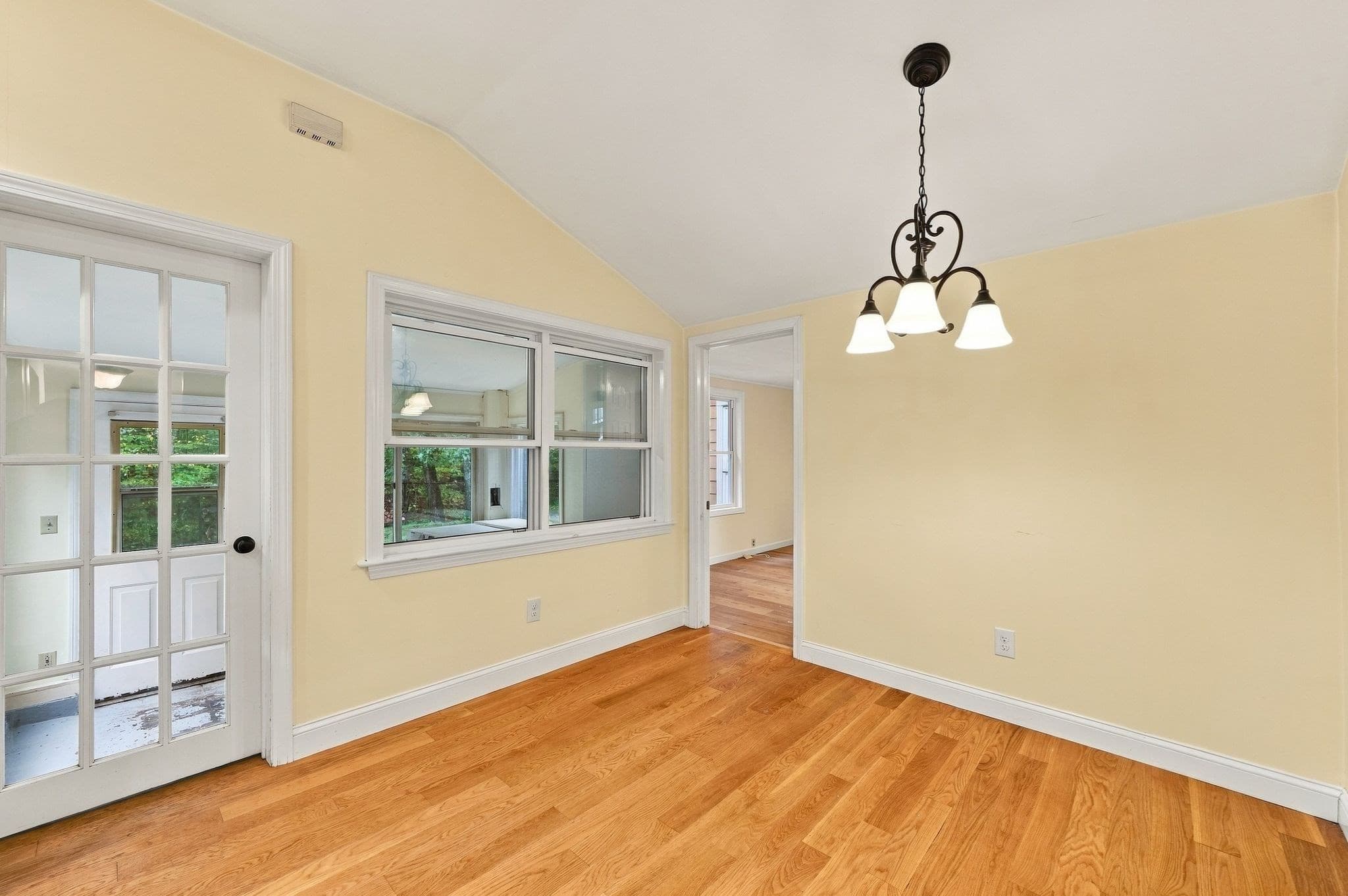 Single Family Residence at 154 Herrick Road, Boxford MA 01921, photo 10 of 41