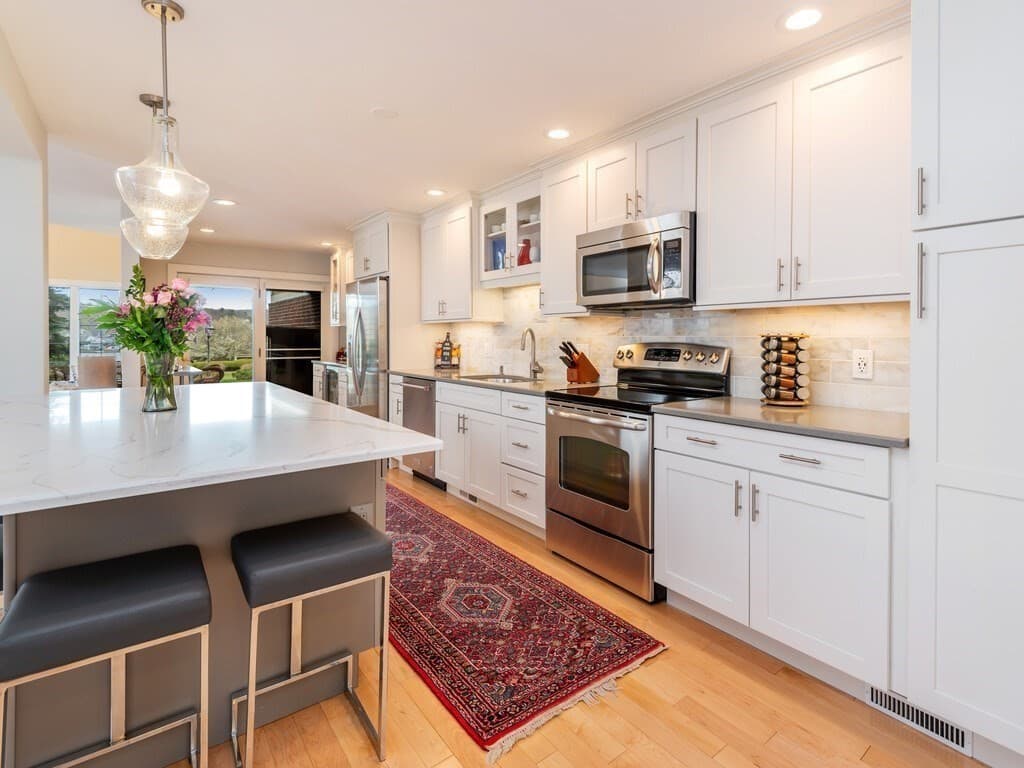 Condominium at 74 S Quinsigamond Ave # 7, Shrewsbury MA 01545, Shrewsbury, photo 4 of 39