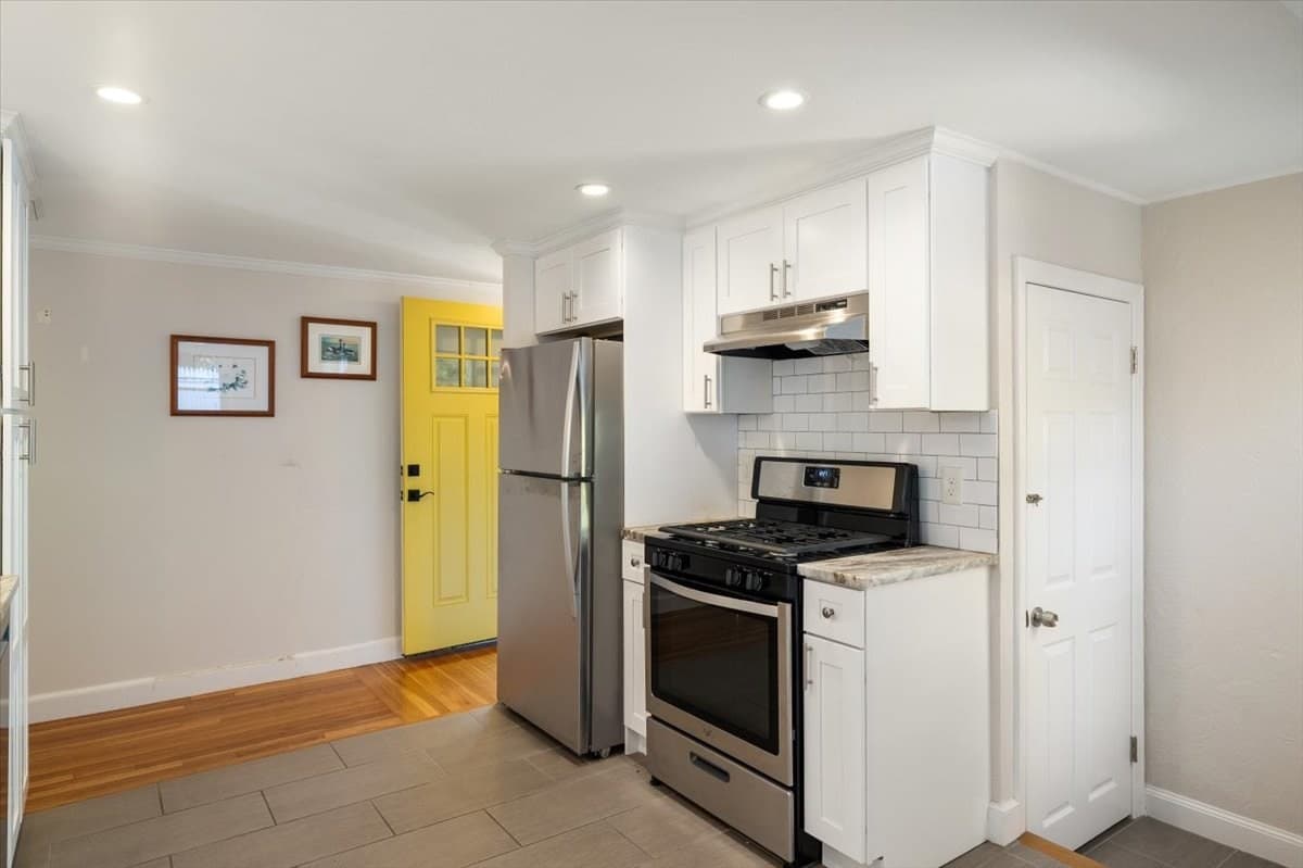 Single Family Residence at 78 Salem End Lane, Framingham MA 01702, Framingham, photo 7 of 26